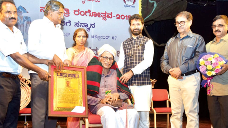 Senior Theatre Personality H.V. Venkatasubbaiah felicitated