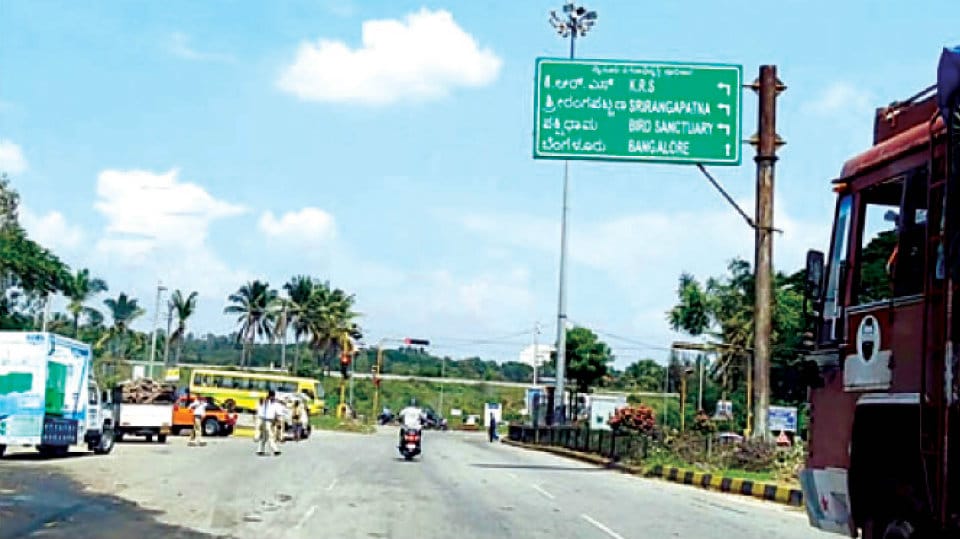 Bengaluru Mysuru Expressway toll charges - Rate list for car, truck |  Vehicle type wise price details for single, return journey | Personal  Finance News, Times Now