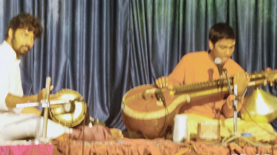 Vid. Ramana Balachandran performs at Ganapathy Ashrama