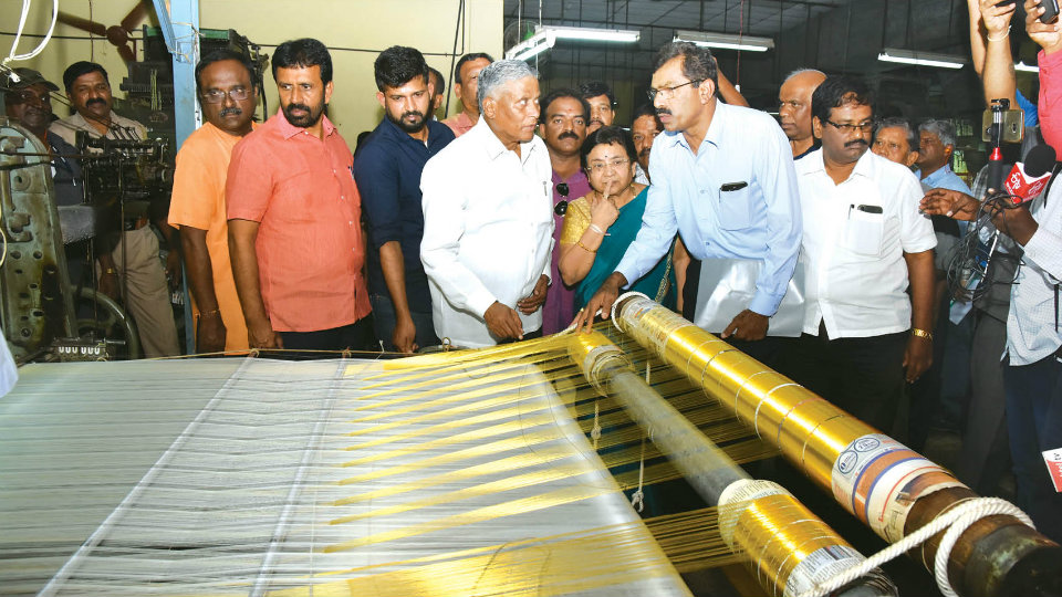 Minister Somanna visits Silk Factory