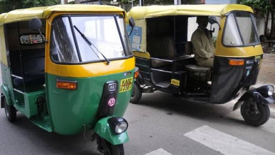 Auto driver caught with fake vehicle insurance