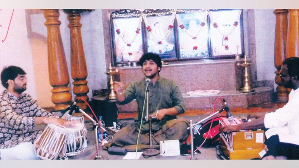 Pt. Siddarth Belamannu performs at Suttur Mutt in city