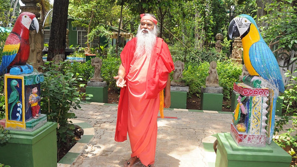 Kashi Samaradhane at Ganapathy Ashram on Dec.1