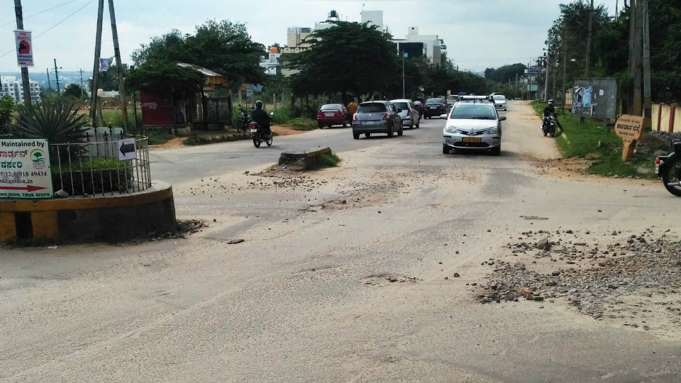 Kalidasa Road cries for attention