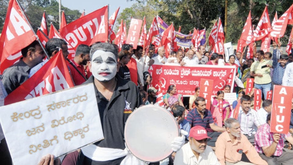 Nation-wide strike on Jan.8 by Trade Unions