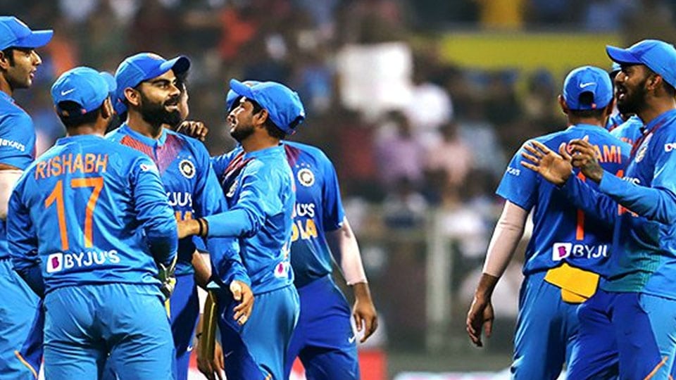 India clinch ODI series  with 4-wicket win