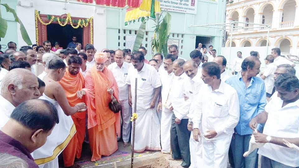 Fifty Jain Religious Schools to be set up in Karnataka: Jain Muni