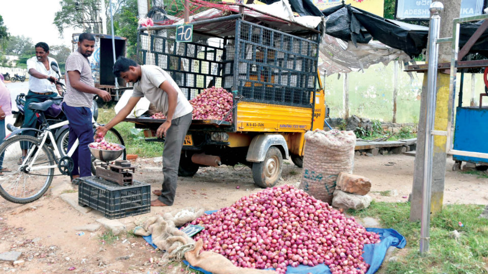 Onion price hits Rs.150 a kg