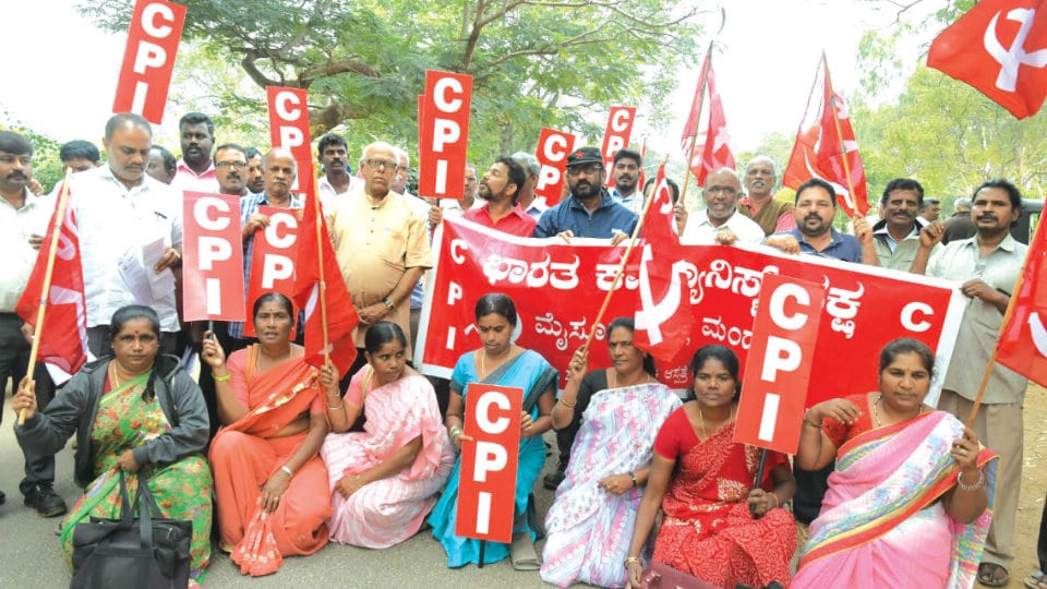 Left Parties condemn attack on CPI Office at Bengaluru