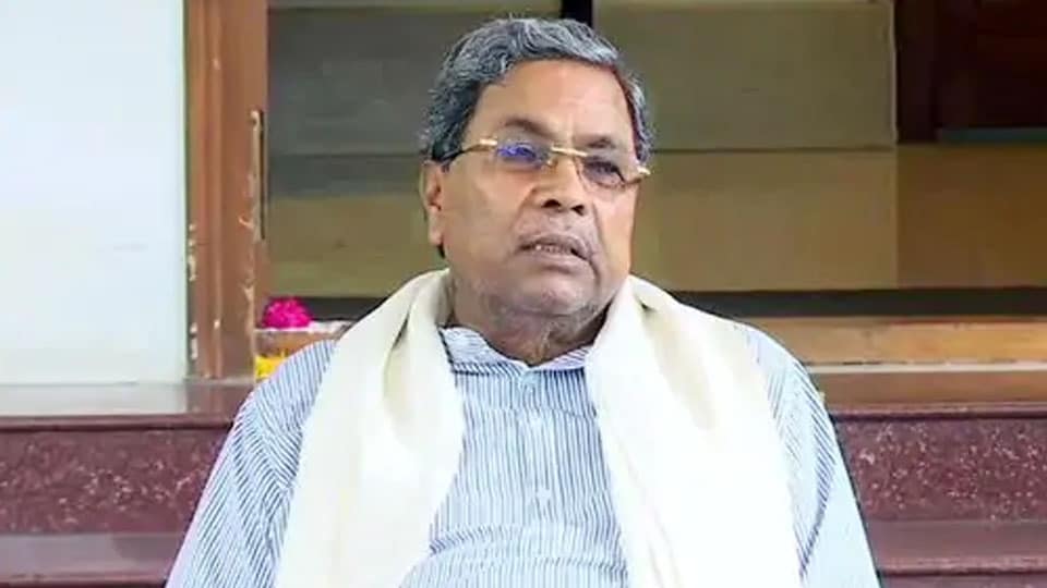 Siddaramaiah fined Rs. 10,000 by HC; summoned on March 6