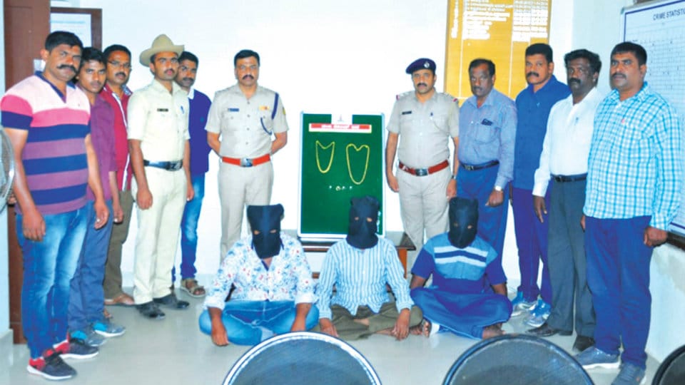 Six arrested for dacoity