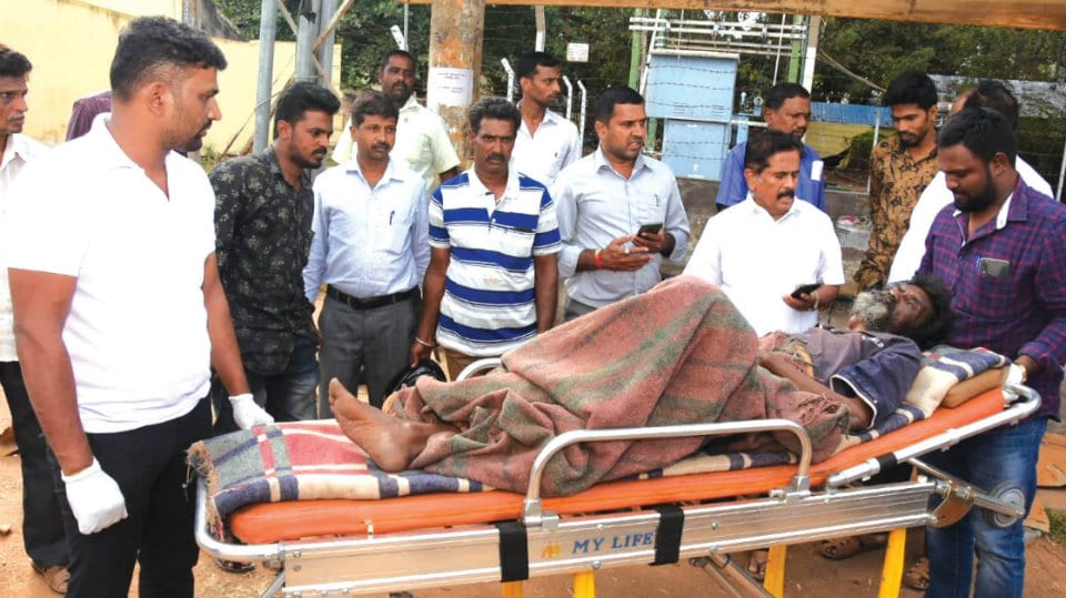 Humanitarian gesture: Former MLA M.K. Somashekar shifts man from bus stop to hospital