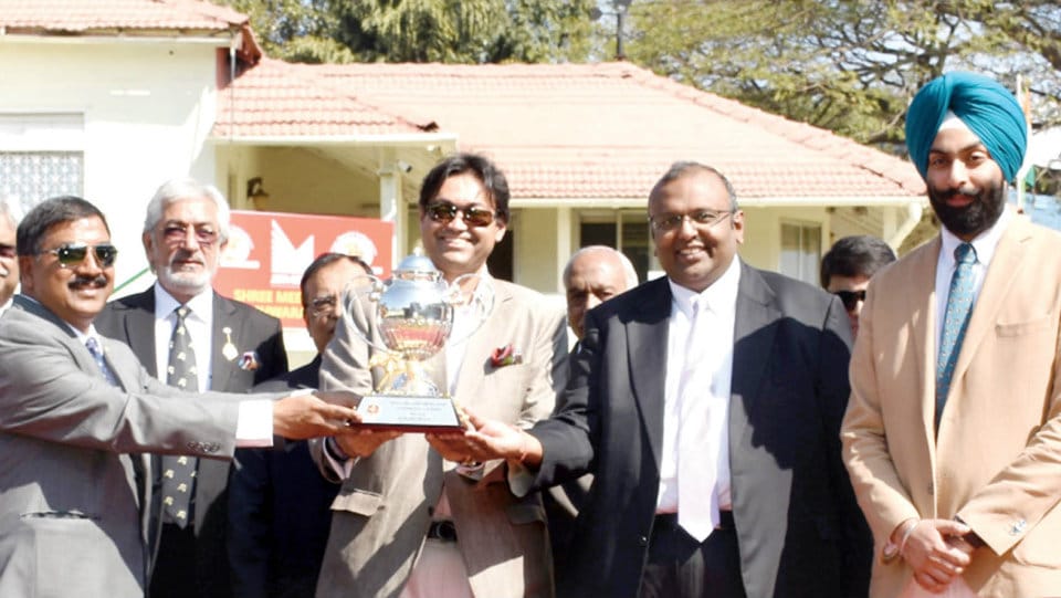 MRC Chairman presents Cup at Bengaluru