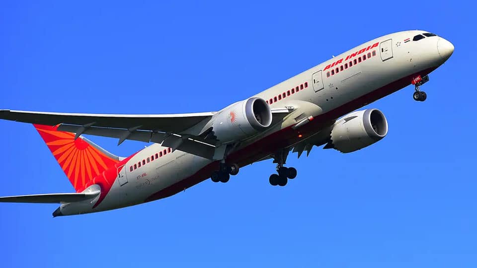 Centre issues bid document to sell 100 percent stake of Air India