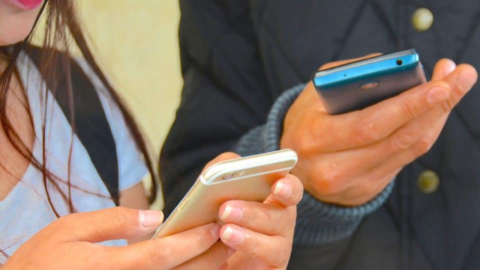 Limit your mobile phone usage: DCP tells students