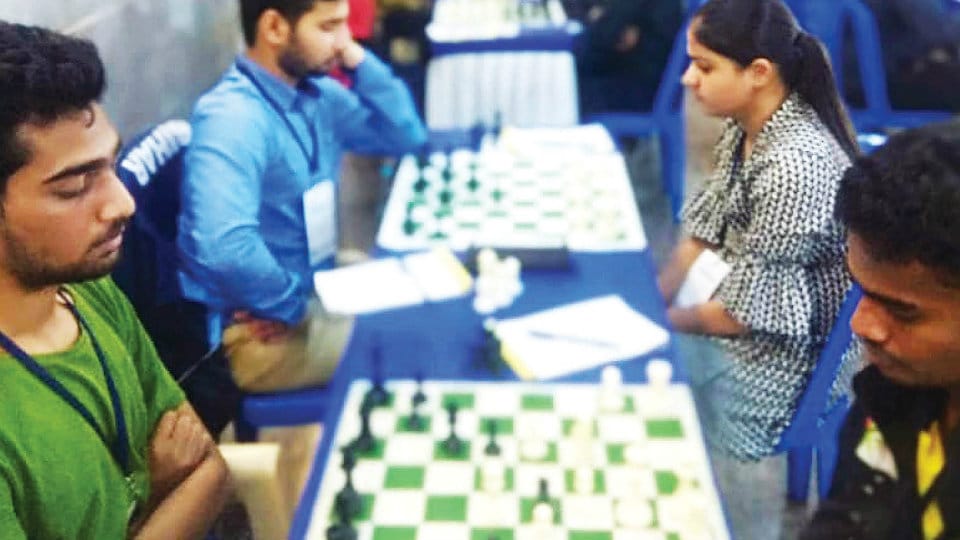 22nd National Deaf Chess Championship 2019-20: Four players share lead