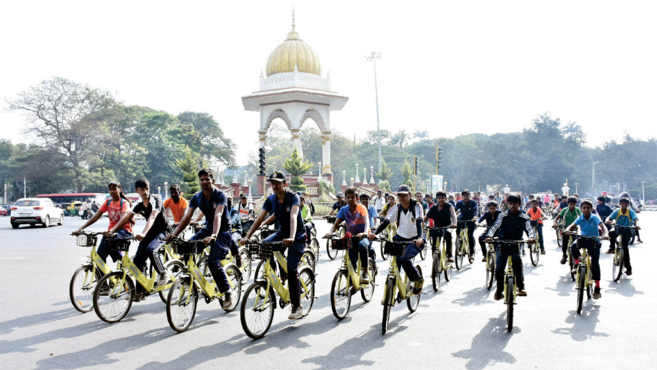 Over 120 students pedal for Fit India Abhiyan
