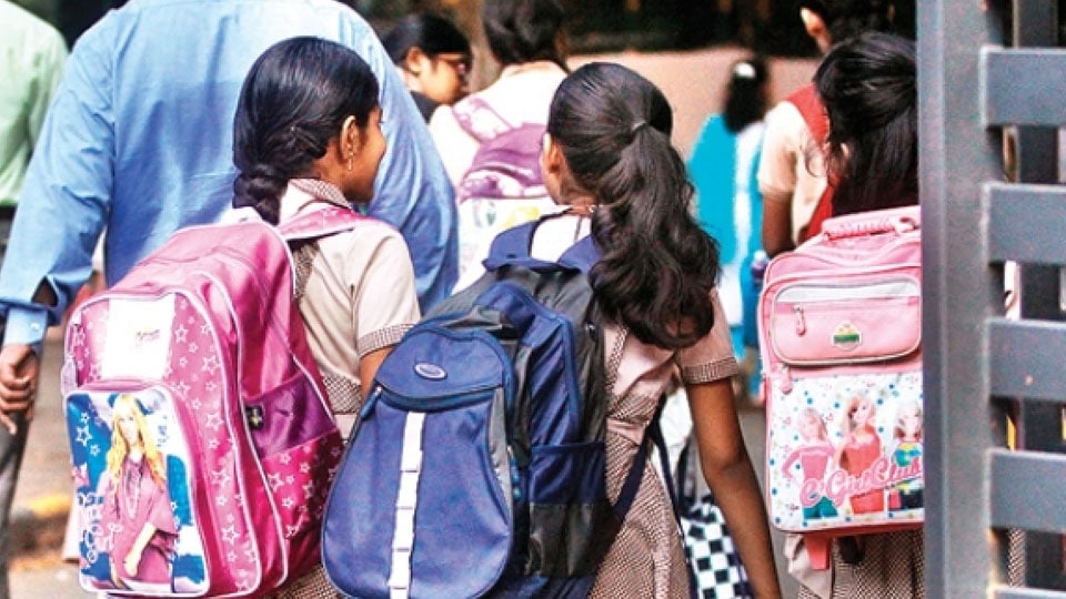 Govt. allows Private Schools to collect fees