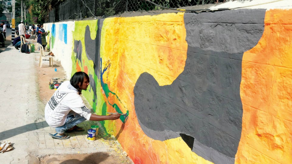 Wall painting contest draws 25 artists