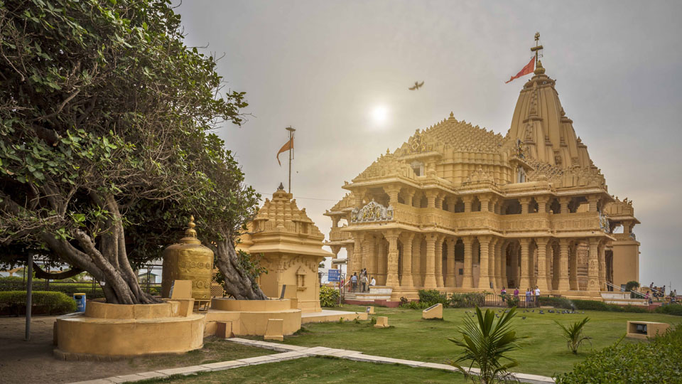 India becomes a Republic: Somnath Temple in Gujarat, The First General Elections, Bharat Ratna to Nehru