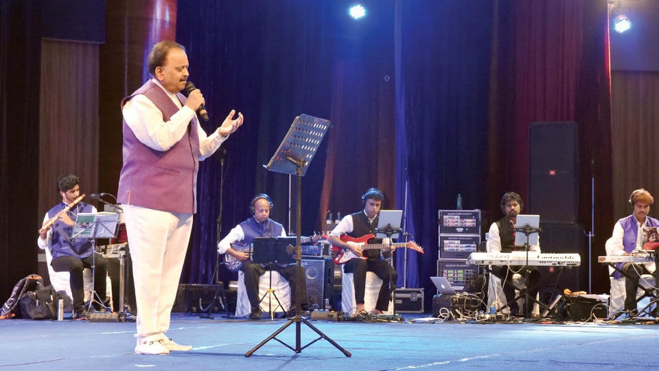SPB’s soothing singing at ‘Swaraanubhuthi’: A Musical Movement for Care Beyond Cure by SVYM