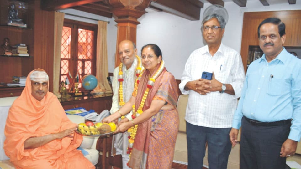 Suttur Seer fetes ‘Padma Shri’ awardees