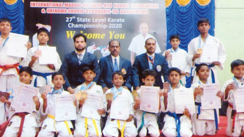 Prize winners in State-level Karate Championship