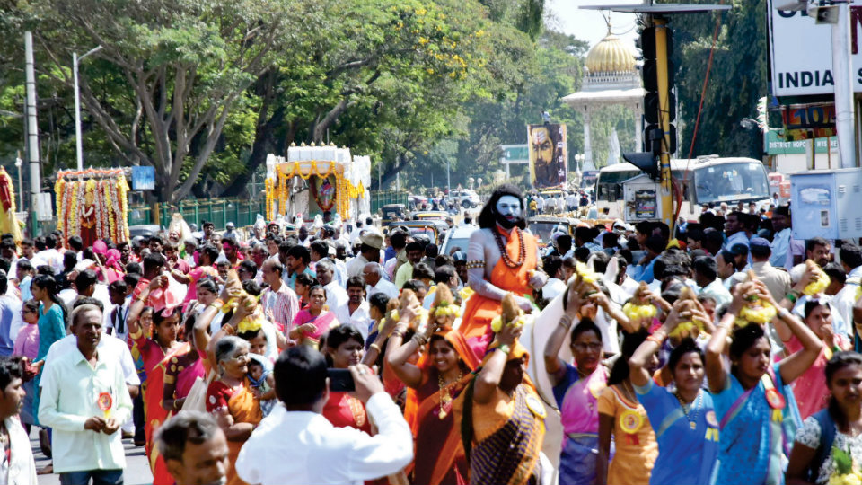 Colourful procession marks Sri Madiwala Machideva Jayanti