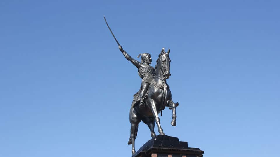 Remembering Chhatrapati Shivaji Maharaj — 15: Shivaji attacks Mughal Fort Sinhagad