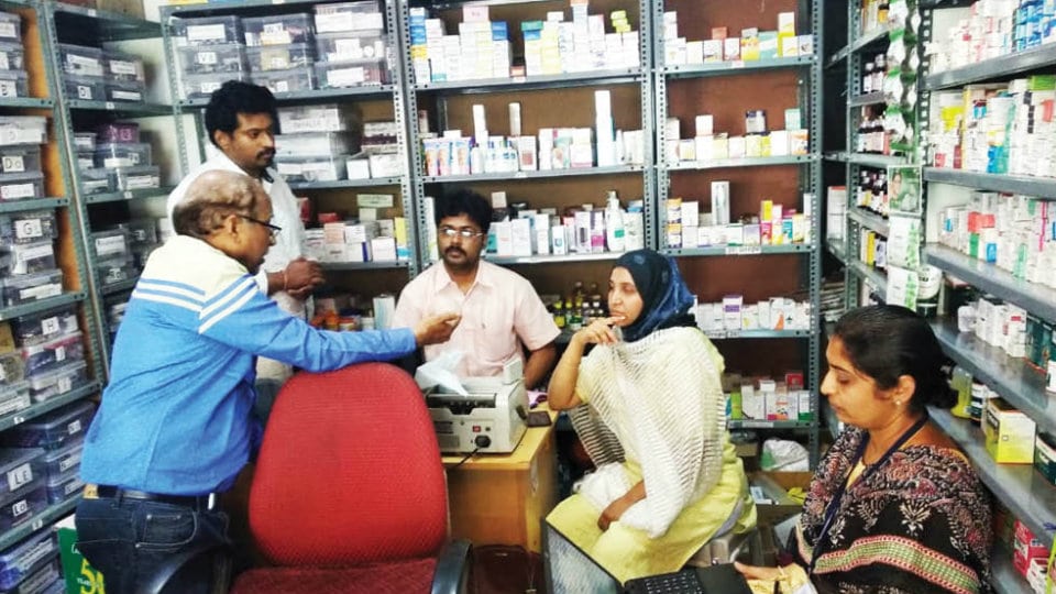 Sale of masks, sanitizers at exorbitant prices: Four medical stores fined Rs. 20,000