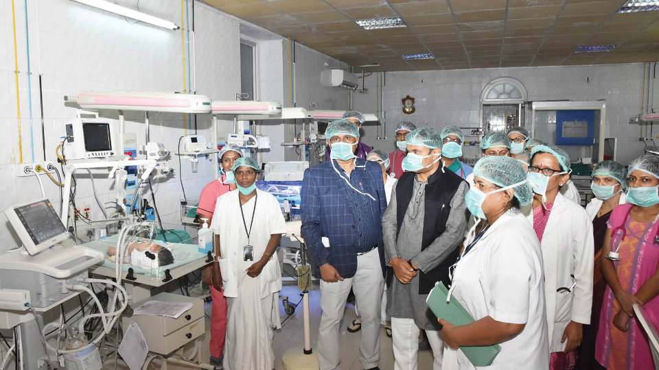 Patients at Cheluvamba Hospital air grievances to Minister