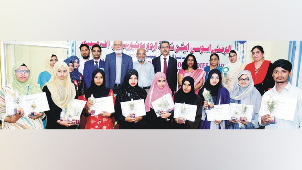 UoM Urdu Literary contest winners