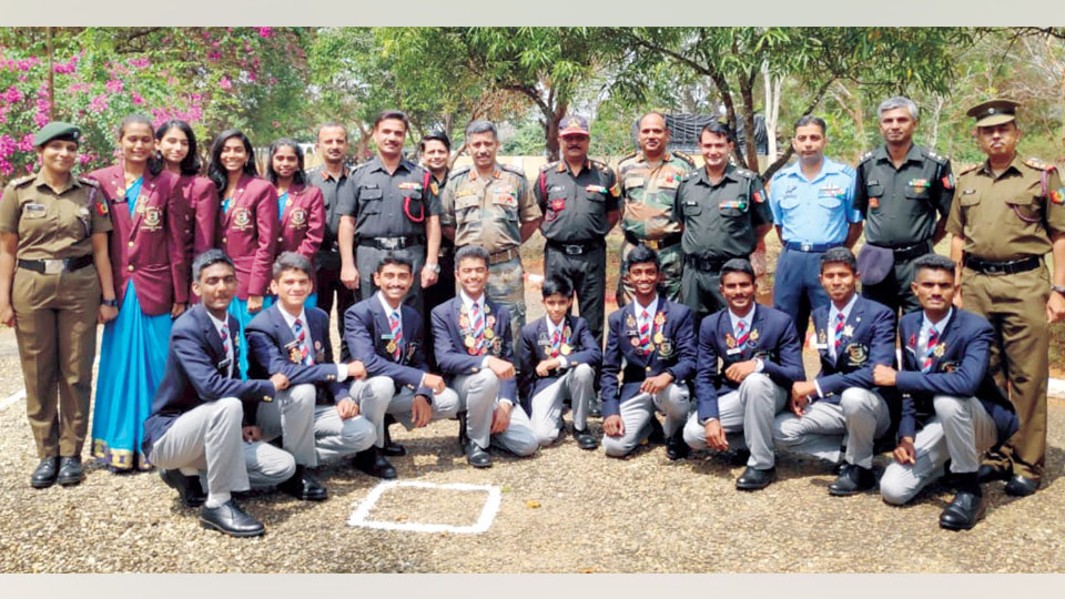 City R-Day Contingent felicitated
