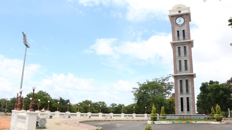 Mysore Varsity declares holiday to all staff