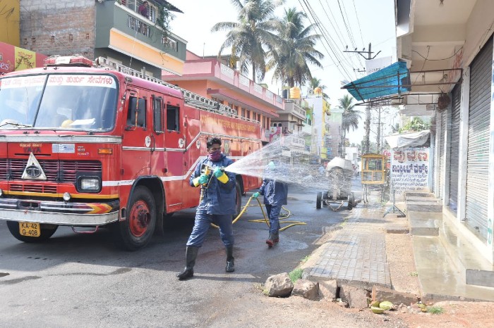 MCC sprays disinfectants in all 65 wards-1