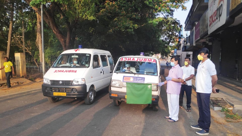 Ramdas launches two Ambulances for dialysis patients and pregnant women