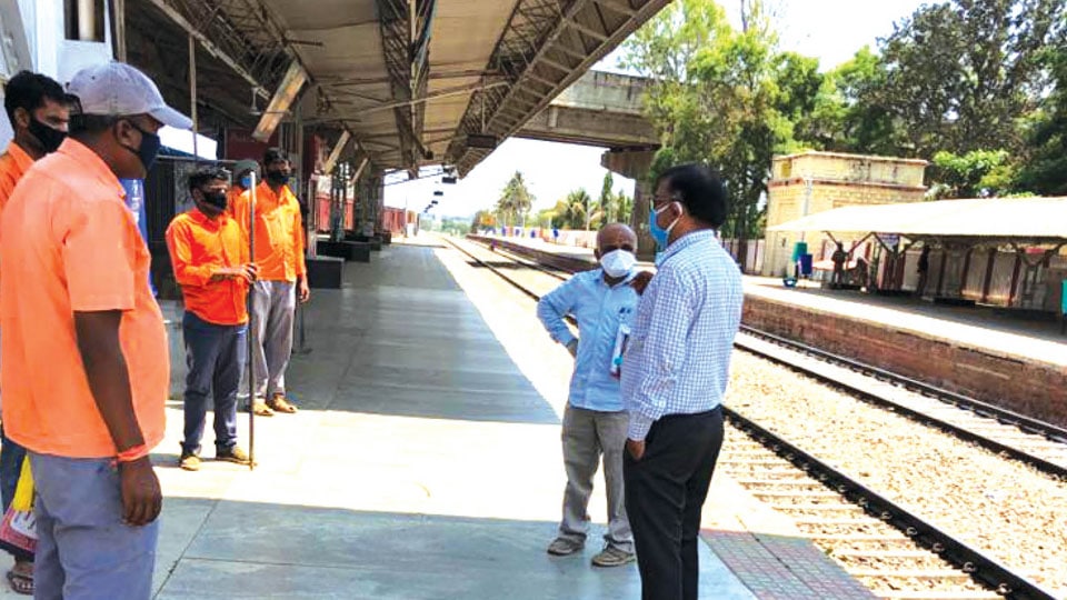 Senior Officials of SWR Mysuru Division conduct 15-hour field inspection
