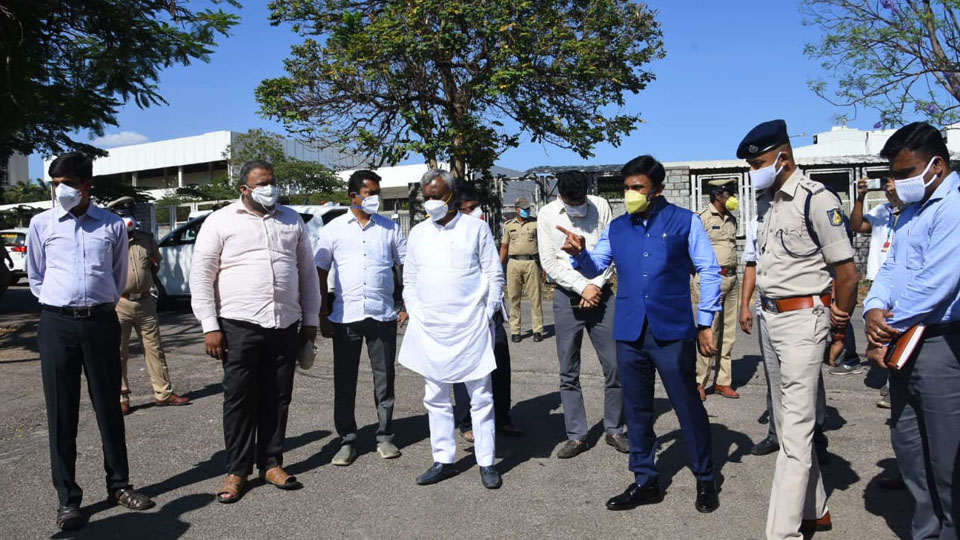 Ministers visit Jubilant Generics and AT&S Factory in Nanjangud