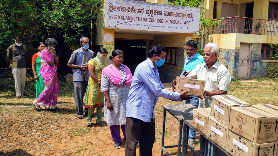 Kalanikethana Art School distributes grocery kits to artists