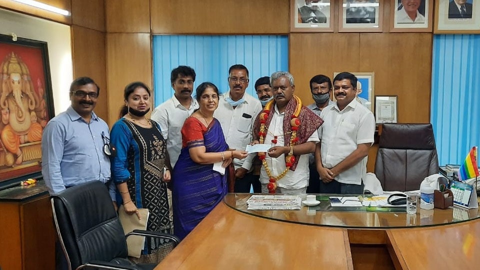 Co-op. Federation donates Rs. 10.50 lakh  to CM’s COVID -19 Relief Fund