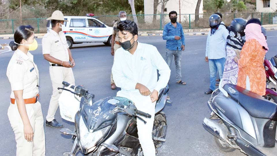 Traffic rule violations: 921 cases booked