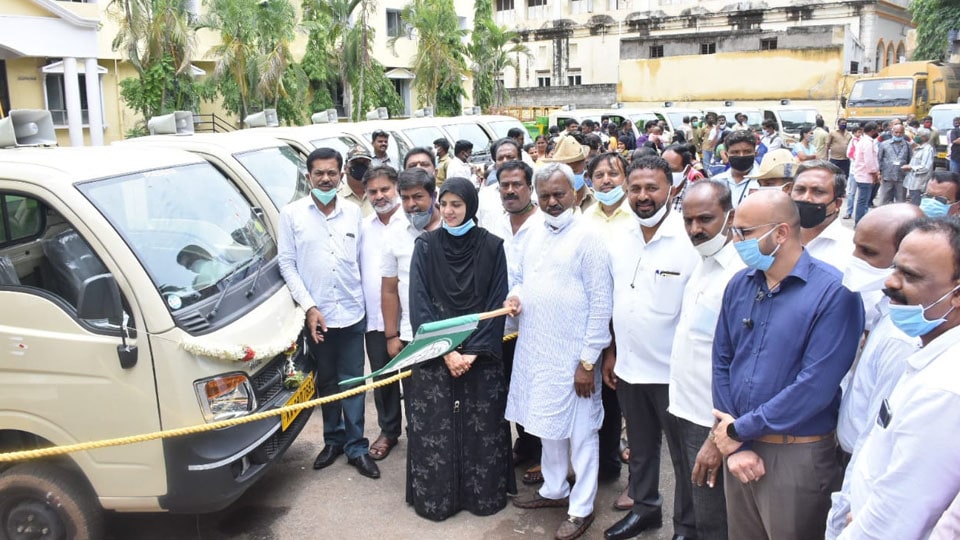 Swachha Nagari initiative: District Minister flags off 65 new Auto Tippers