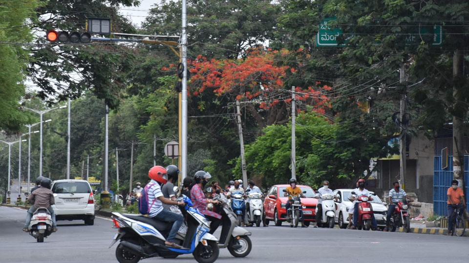 Traffic violations by riders of electric two-wheelers