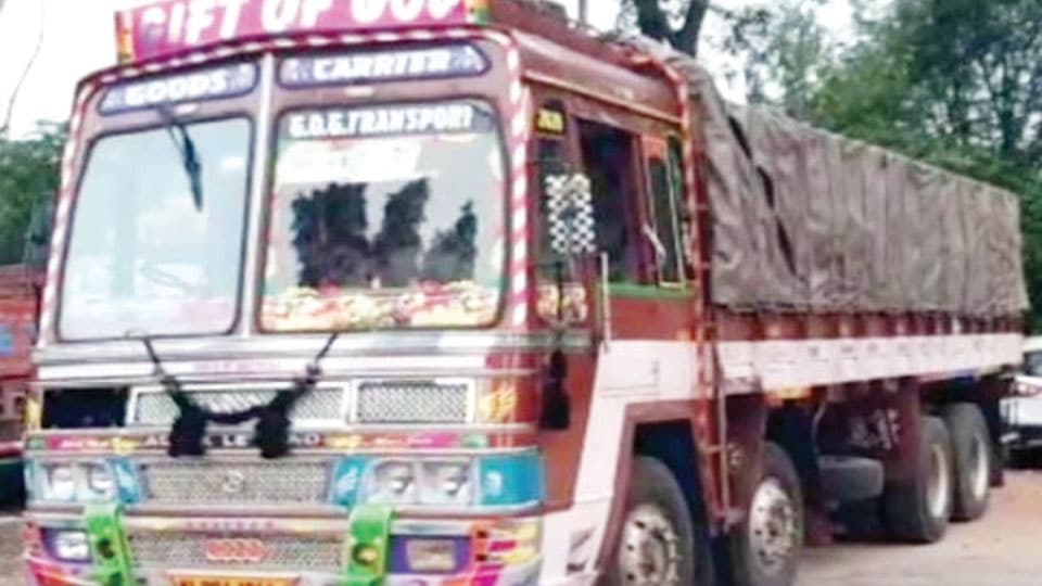 Truck transporting 250 quintal Anna Bhagya scheme rice to Kerala seized