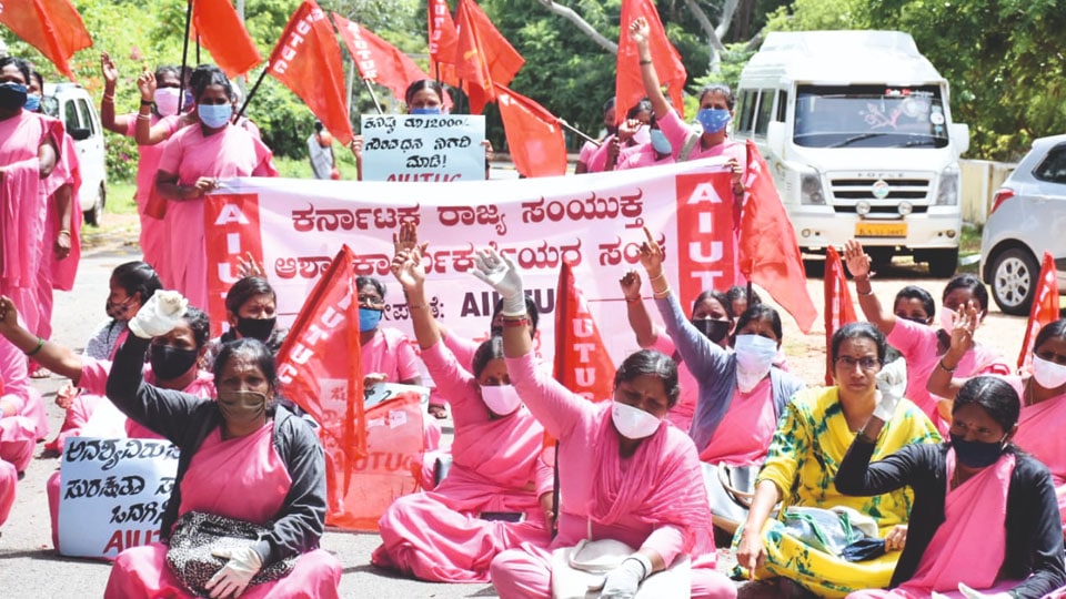 Protests continue in city: ASHA workers’ stir reaches eleventh day