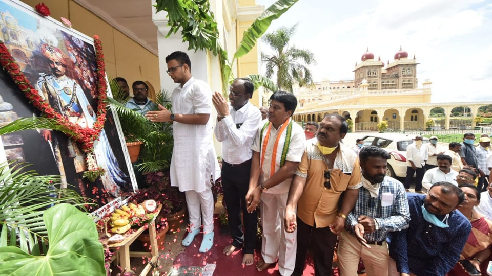 City celebrates Rajarshi Nalwadi Krishnaraja Wadiyar’s Jayanti