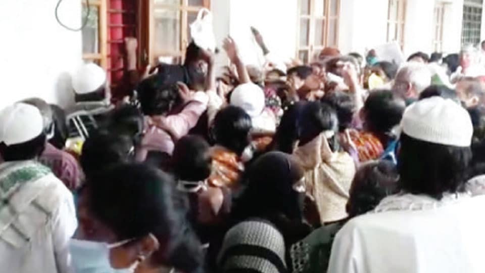 Rumours spark mad rush at Taluk Office