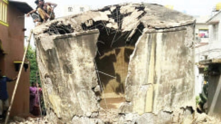 Overhead Water Tank collapses - Star of Mysore