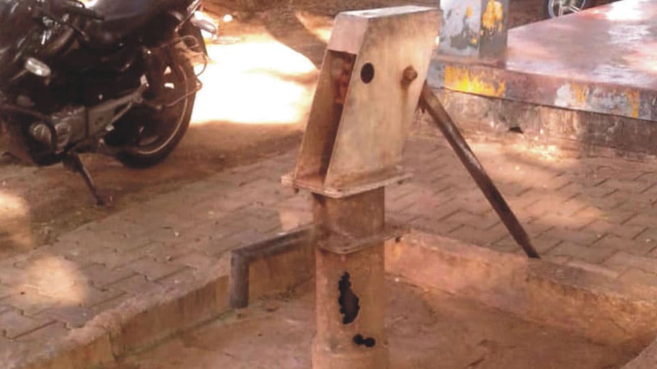 Plea to repair borewell at Gandhinagar