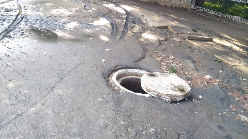 Partially open manhole invites danger in V. V. Mohalla